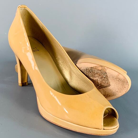 STUART WEITZMAN Size 7 Tan Patent Leather Peep Toe Pumps - Picture 5 of 8